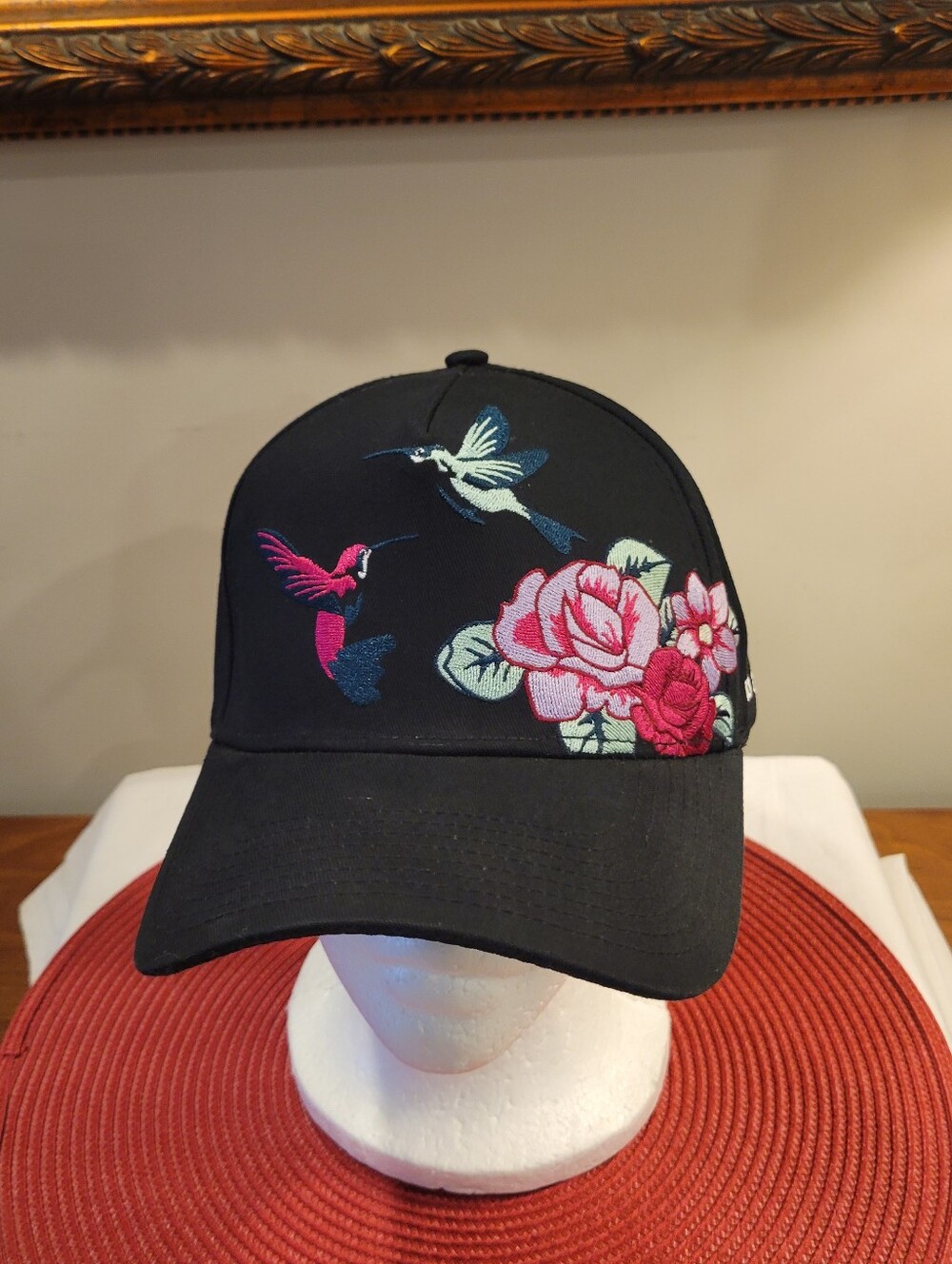 🐦EUC~ Black Floral & Hummingbird Embroidered Baseball Cap (Young LA)